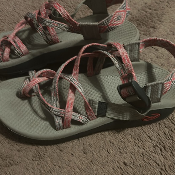 Women’s size 8 chacos - Picture 2 of 4
